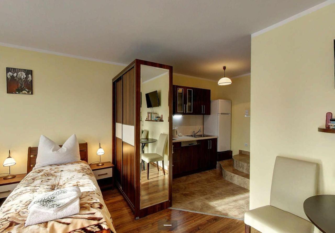 Villa Jura Pokoje Goscinne Zarki Екстериор снимка